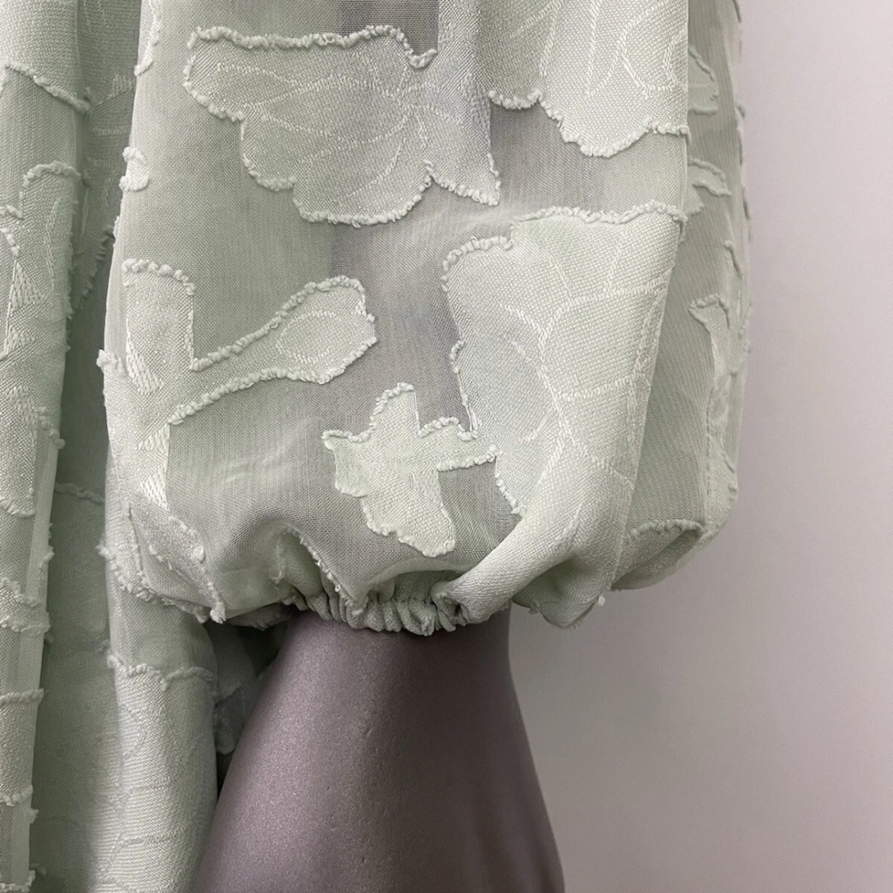 Lulu's Green Plunge Neck Bishop Sleeve Sundress - Picture 8 of 11